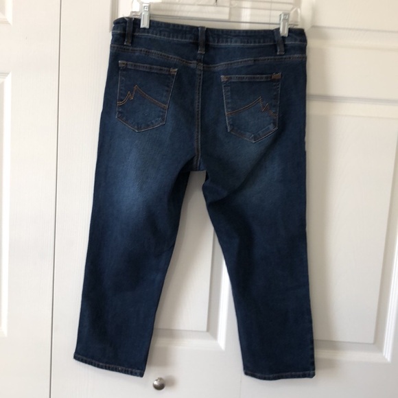 NWOT Max Jeans Capri Jeans Sz 12 Dark Wash - Picture 3 of 9